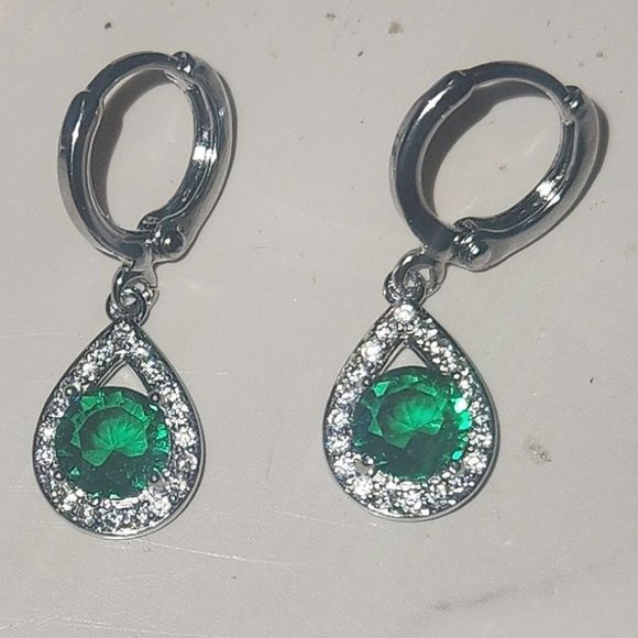 Jewelry - Dangle Earrings, white gold, Hoop Round green Sapphire crystal Drop Earrings NEW